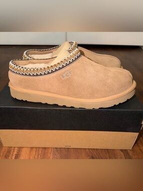 Chestnut UGG Tasman slippers